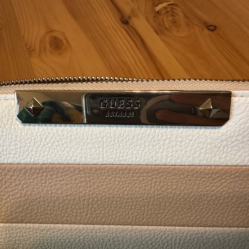 GUESS Large Zip Around Wallet - Picture 5 of 5